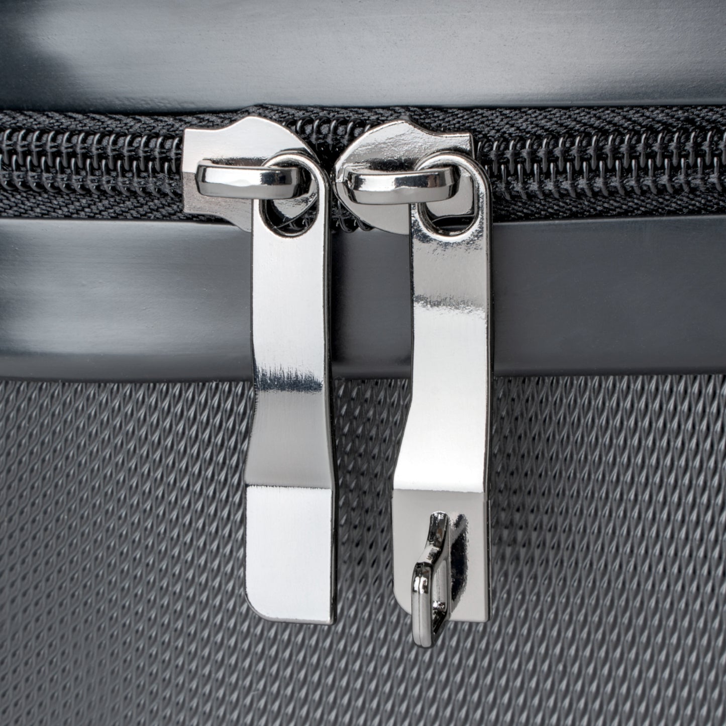 Aston Martin Long Island AM Green Suitcase
